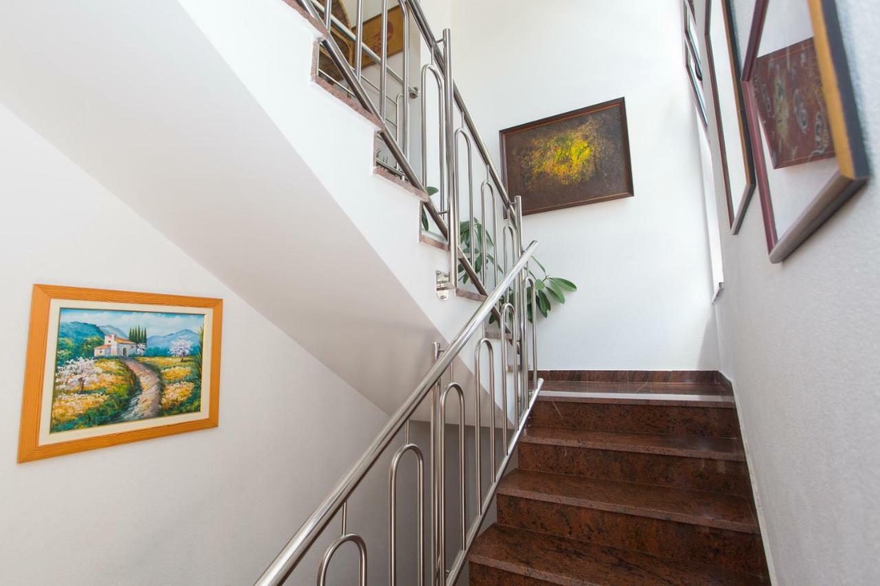 Apartments Mihic Makarska Ngoại thất bức ảnh