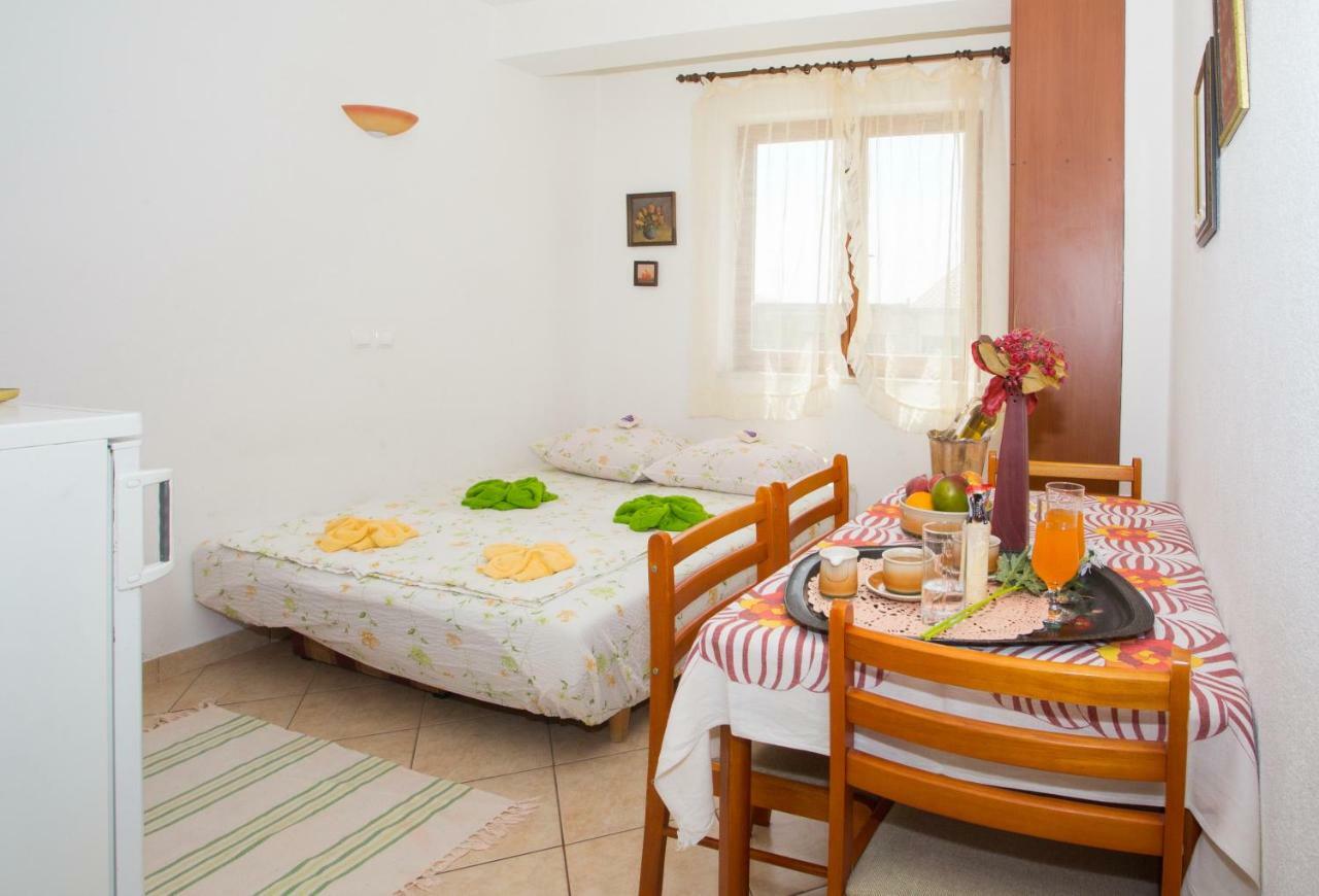 Apartments Mihic Makarska Ngoại thất bức ảnh