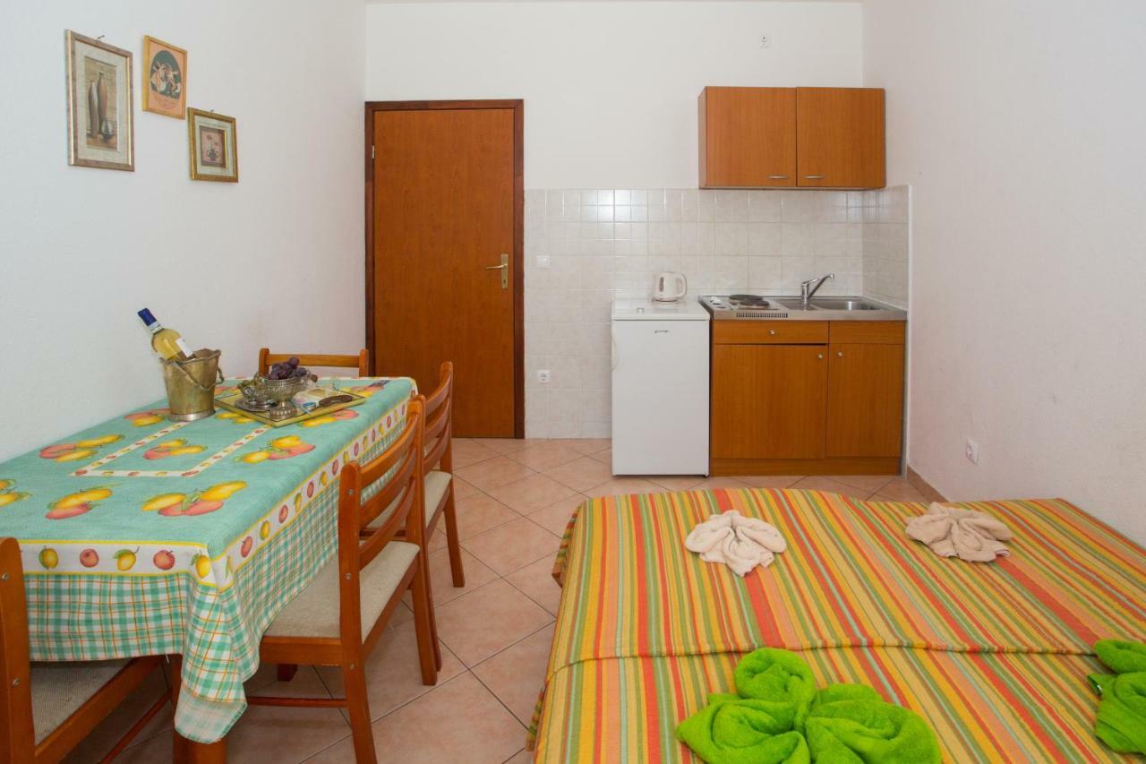 Apartments Mihic Makarska Ngoại thất bức ảnh