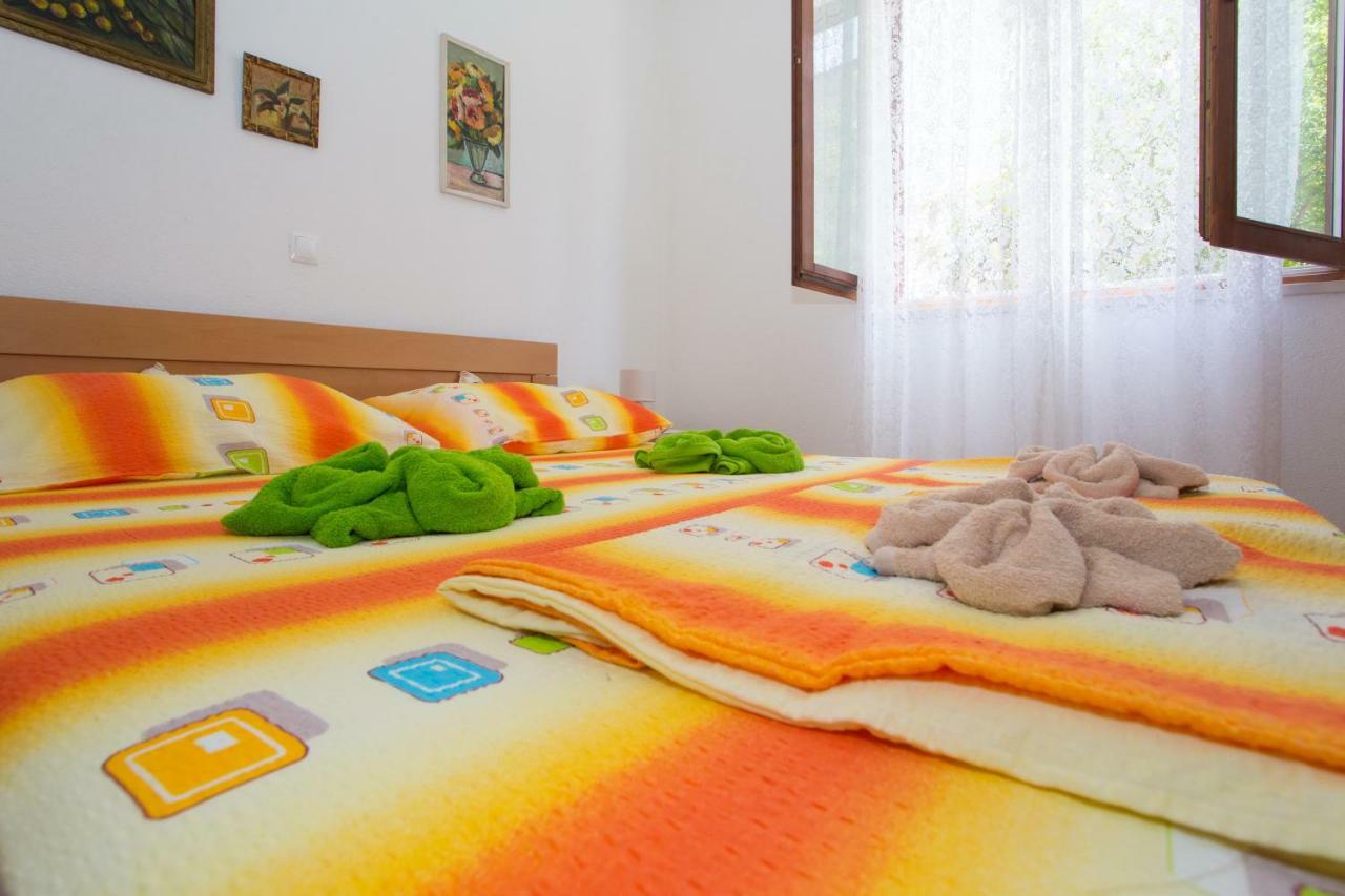 Apartments Mihic Makarska Ngoại thất bức ảnh