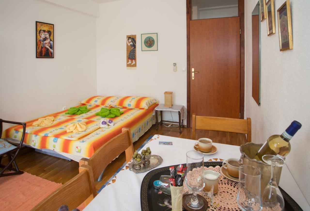 Apartments Mihic Makarska Ngoại thất bức ảnh