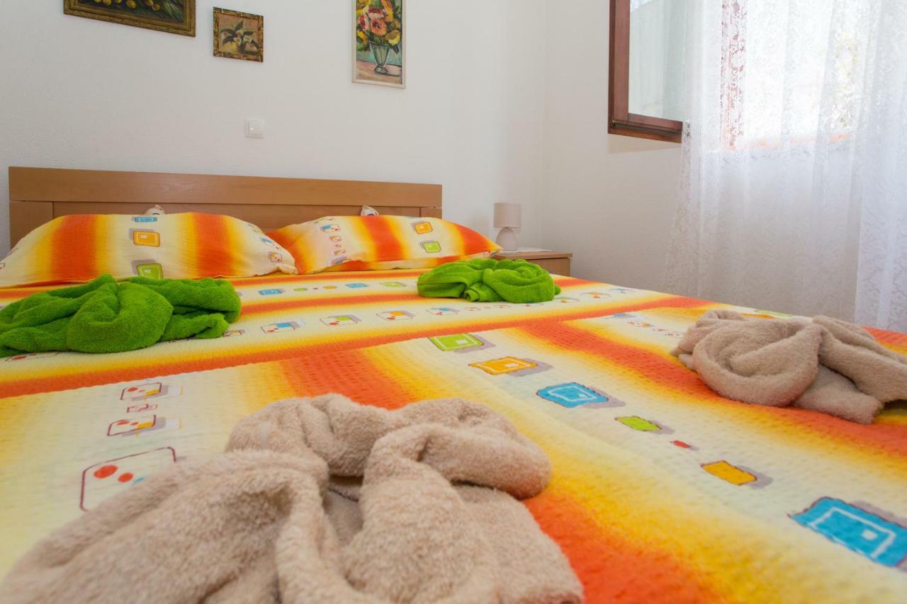 Apartments Mihic Makarska Ngoại thất bức ảnh