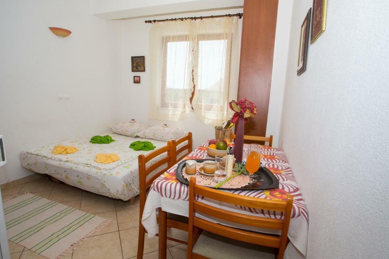 Apartments Mihic Makarska Ngoại thất bức ảnh